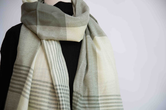 Light weight scarf