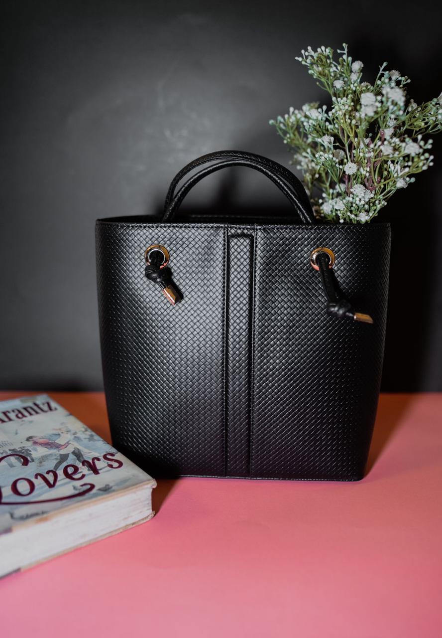 THE BAG ss24 by FITIN (BLACK TOP HANDLE BAG )