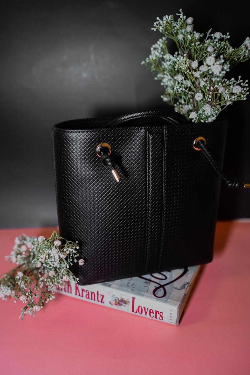 THE BAG ss24 by FITIN (BLACK TOP HANDLE BAG )