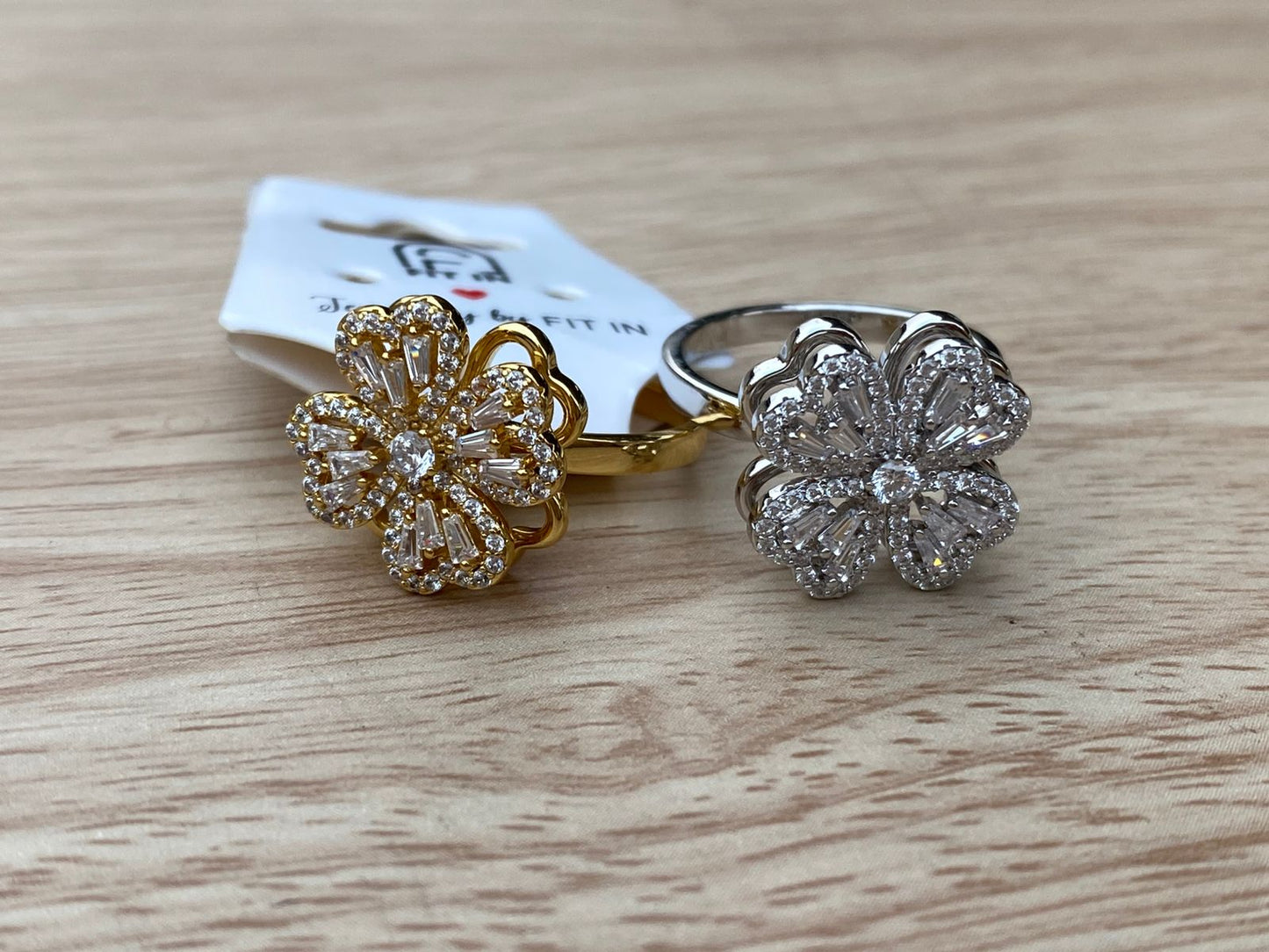 Mini Blossom Spin ring