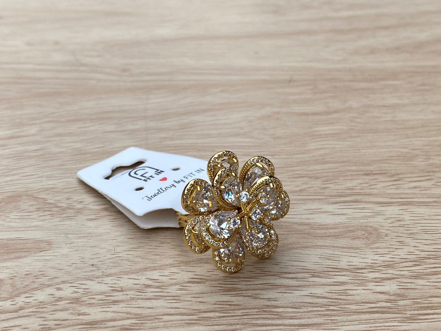 Elegant floral ring