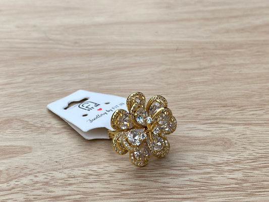 Elegant floral ring